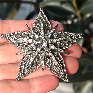 Elegant Silver Rhinestone Star Brooch